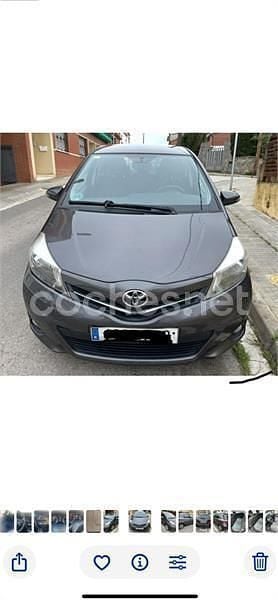 Usado Toyota Yaris Active 69 CV (50 kW) 2012 Gris / plata Utilitario
