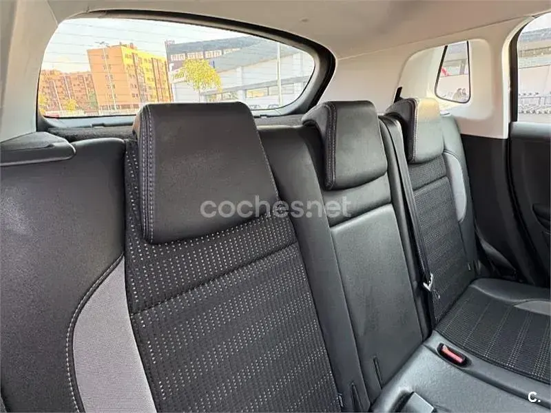 Usado Peugeot 2008 Active 92 CV (67 kW) 2015 Gris / plata SUV