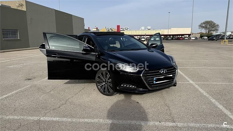 Usado Hyundai i40 Style 141 CV (103 kW) 2016 Negro Berlina