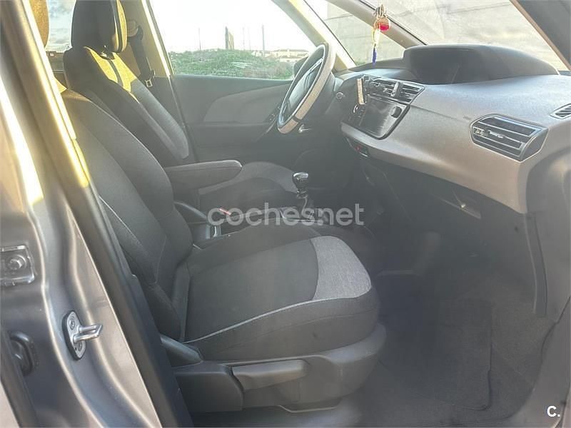 Usado Citroën Grand C4 Picasso Feel 120 CV (88 kW) 2018 Gris / plata Monovolumen