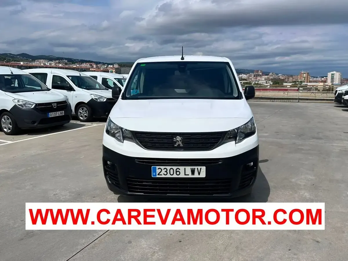Usado Peugeot Partner Premium 100 CV (73 kW) 2022 Blanco Monovolumen