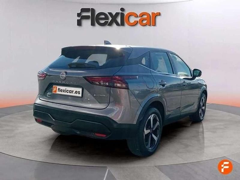 Usado Nissan Qashqai Acenta 190 CV (139 kW) 2024 Gris SUV