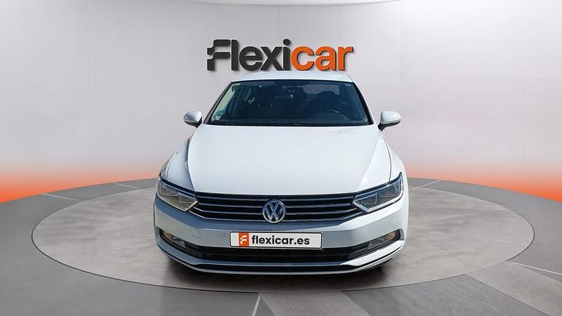 Usado VW Passat Advance 150 CV (110 kW) 2018 Blanco Berlina