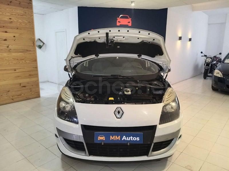 Usado Renault Scénic III Authentique 95 CV (69 kW) 2011 Blanco Monovolumen