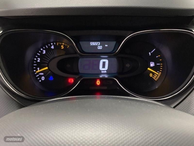 Usado Renault Captur Zen 90 CV (66 kW) 2014 Blanco SUV