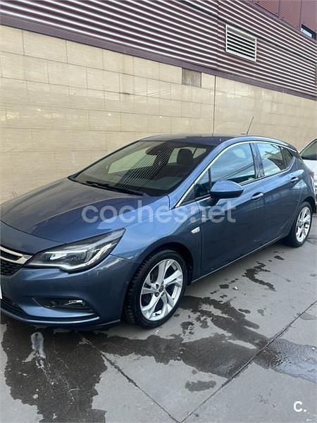 Usado Opel Astra Selective 110 CV (80 kW) 2017 Azul Berlina