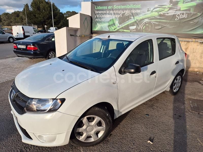 Usado Dacia Sandero Lauréate 90 CV (66 kW) 2013 Blanco Berlina