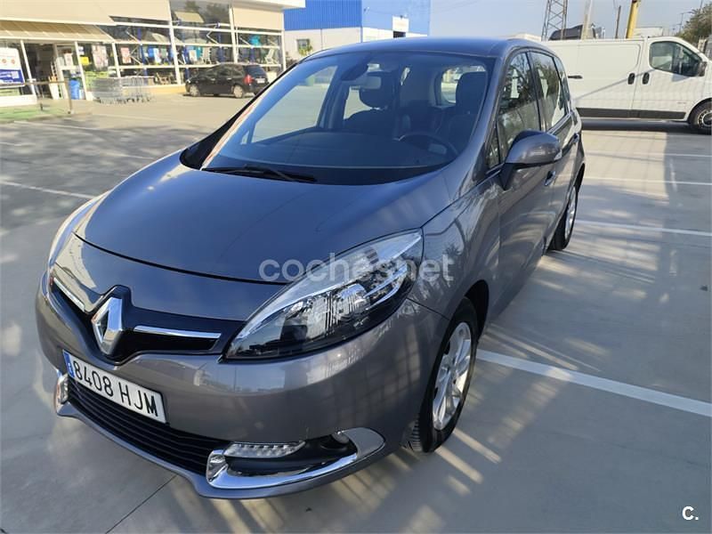 Usado Renault Scénic III Business 110 CV (80 kW) 2012 Beige Monovolumen