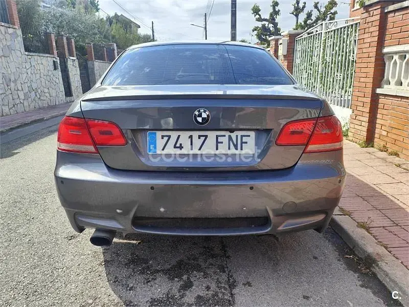 Usado BMW 320 170 CV (125 kW) 2007 Gris / plata Coupe