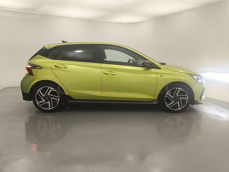 Usado Hyundai i20 N Line 79 CV (58 kW) 2025 Verde Utilitario
