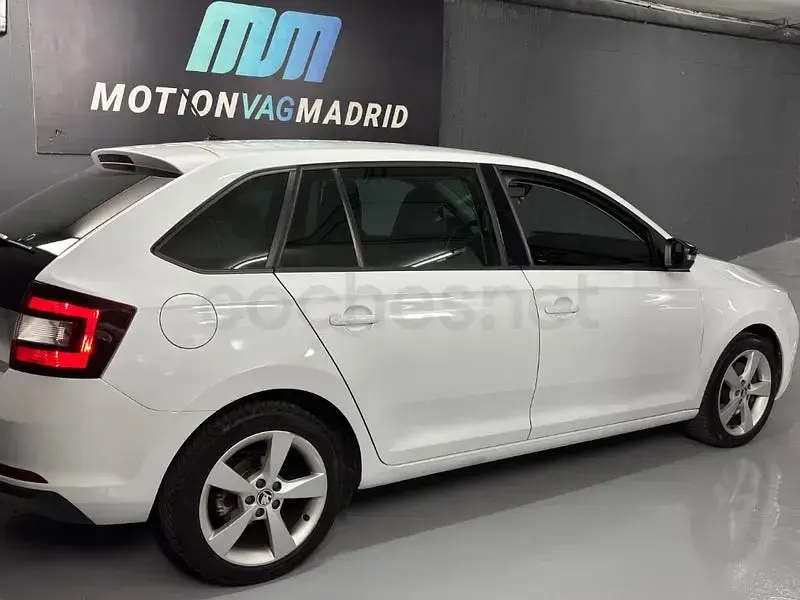 Usado Skoda Rapid Ambition 125 CV (91 kW) 2017 Blanco Utilitario
