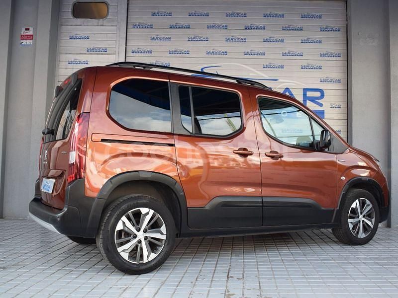 Usado Peugeot Rifter GT-line 100 CV (73 kW) 2021 Marrón Monovolumen