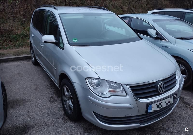 Gris / plata Usado 2008 VW Touran Advance Monovolumen | 7200 € (Un poco caro) - Imagen 1/4