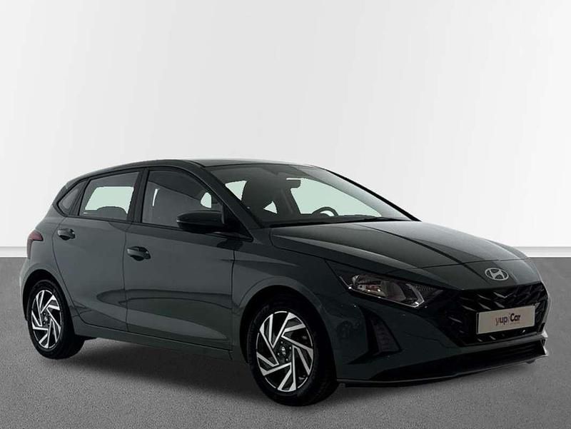 Verde Usado 2024 Hyundai i20 Utilitario | 19.500 € (Caro) - Imagen 1/4