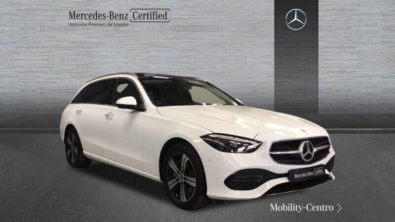 Usado Mercedes C300 Avantgarde 312 CV (229 kW) 2024 Blanco polar  pintura unicolor Familiar