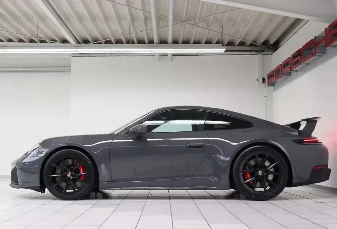 Usado Porsche 992 541 CV (397 kW) 2026 Gris Coupe