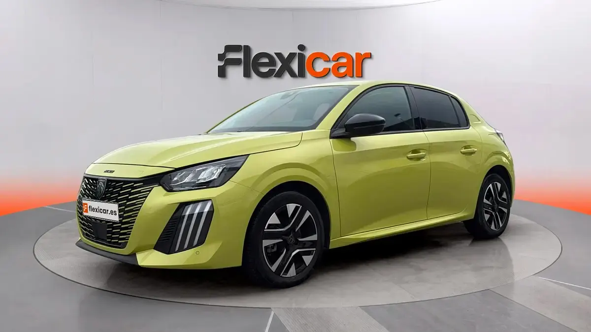 Usado Peugeot 208 Allure 101 CV (74 kW) 2025 Verde Utilitario