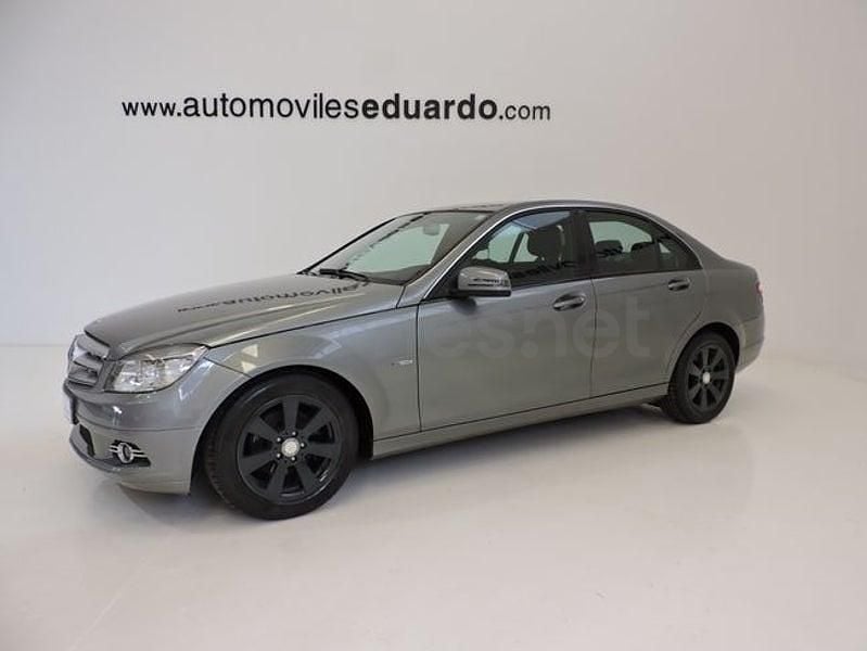 Usado Mercedes C180 156 CV (114 kW) 2010 Gris / plata Berlina