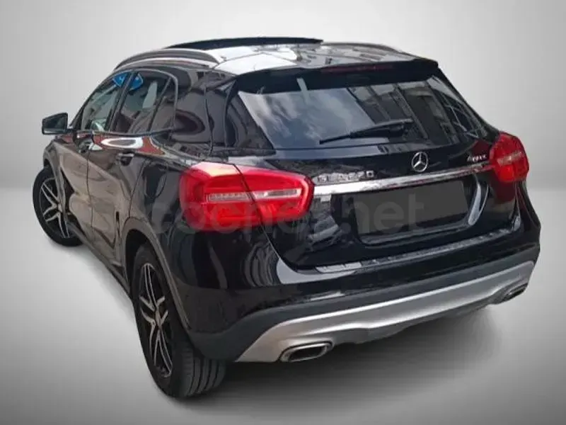 Usado Mercedes GLA220 Style 177 CV (130 kW) 2016 Negro SUV