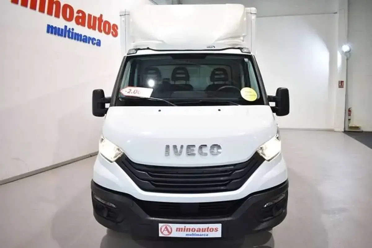 Usado Iveco Daily 156 CV (114 kW) 2024 Blanco Van