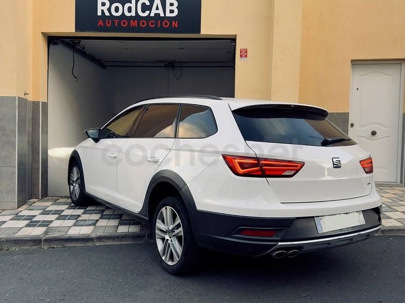 Usado Seat Leon 4Drive 150 CV (110 kW) 2019 Blanco Familiar