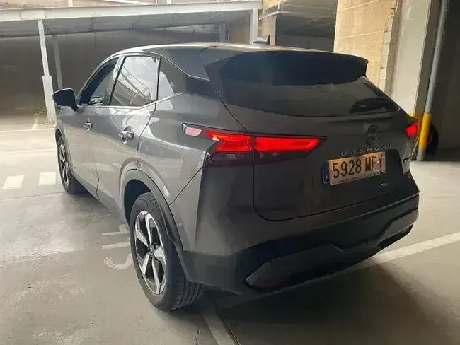 Usado Nissan Qashqai N-Connecta 190 CV (139 kW) 2023 Gris SUV