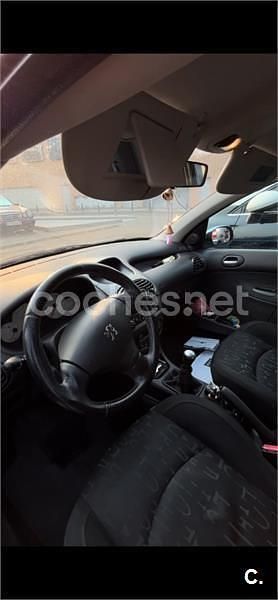 Usado Peugeot 206 90 CV (66 kW) 2005 Azul Berlina