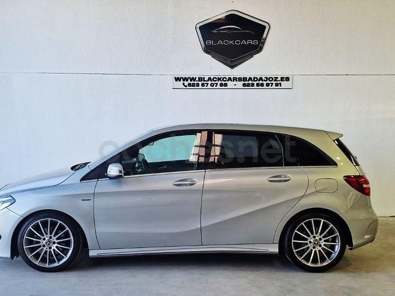 Usado Mercedes B200 150 CV (110 kW) 2019 Gris / plata Monovolumen