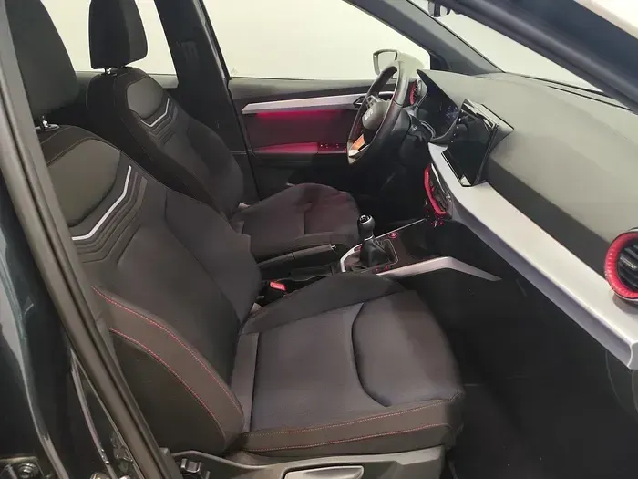 Usado Seat Arona Xperience 116 CV (85 kW) 2025 Gris SUV