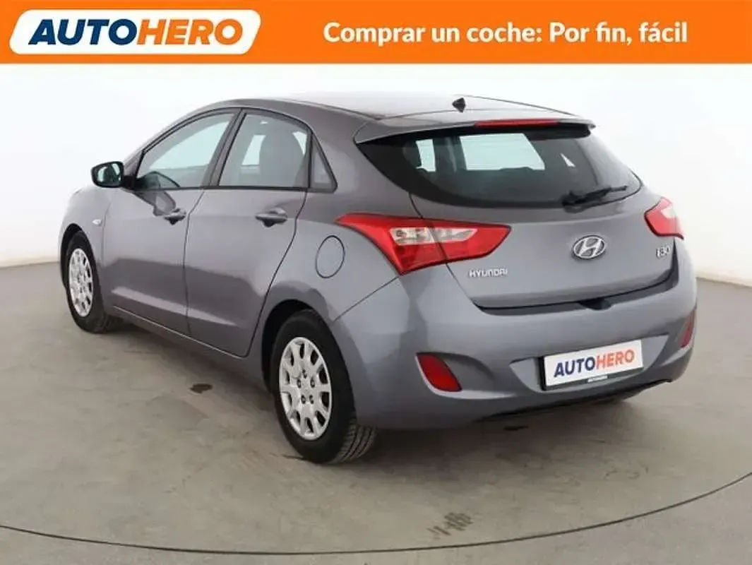 Usado Hyundai i30 101 HP (74 kW) 2015 Cinzento Citadino