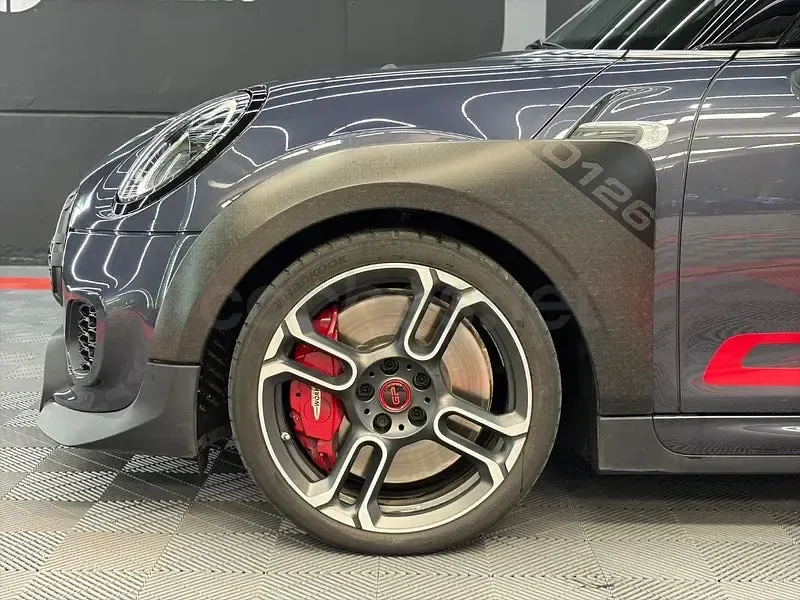 Usado Mini John Cooper Works 306 CV (225 kW) 2020 Gris / plata Utilitario