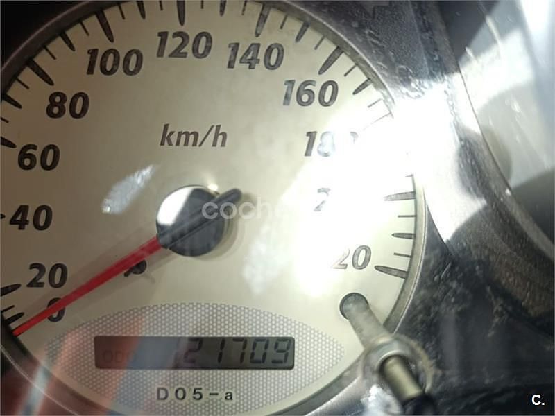 Gris / plata Usado 2001 Toyota RAV4 Sol SUV | 3500 € - Imagen 1/4