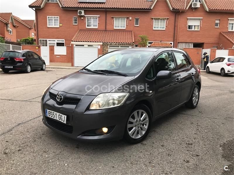 Usado Toyota Auris Luna 124 CV (91 kW) 2008 Gris / plata Utilitario