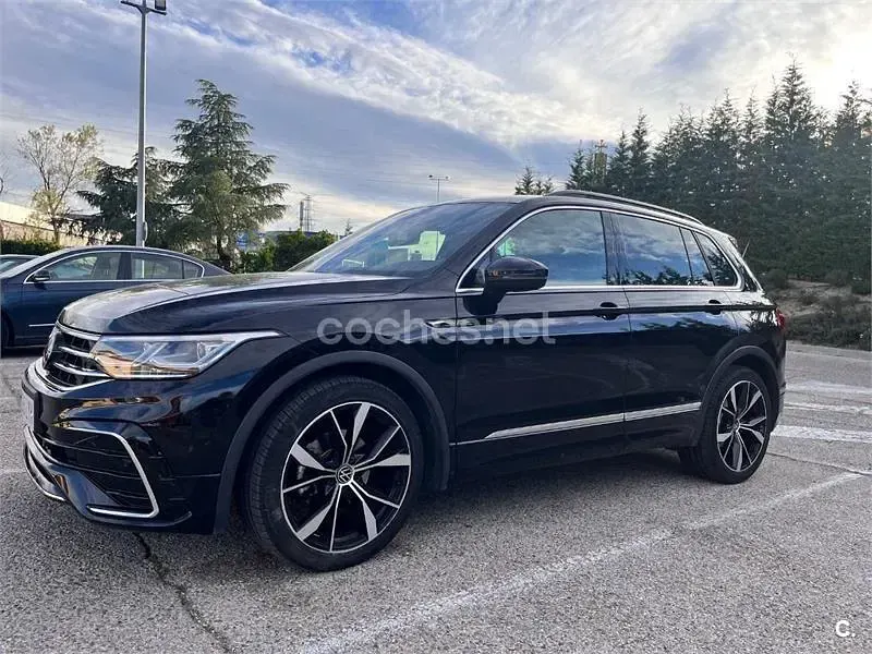 Usado VW Tiguan R-line 150 CV (110 kW) 2022 Negro SUV