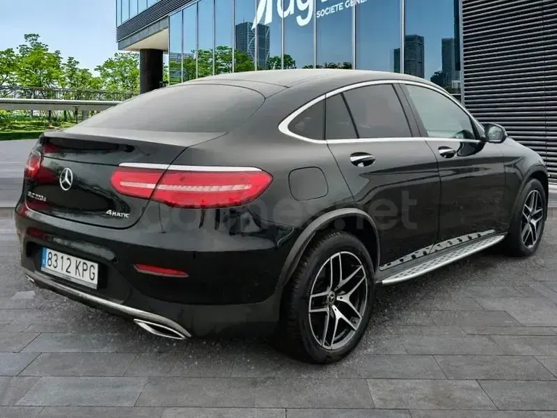 Usado Mercedes GLC220 170 CV (125 kW) 2019 Negro Coupe