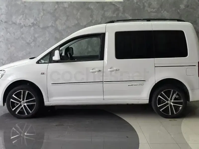 Usado VW Caddy Comfortline 102 CV (75 kW) 2014 Blanco Monovolumen