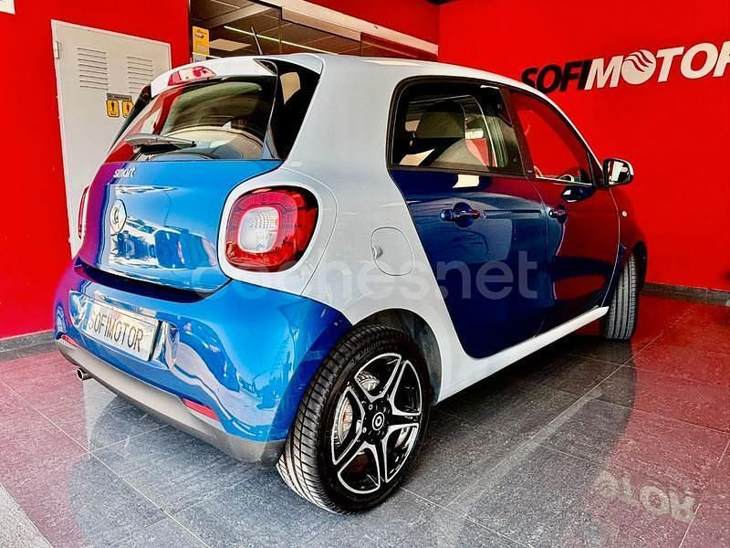 Usado Smart ForFour Passion 90 CV (66 kW) 2015 Azul Utilitario