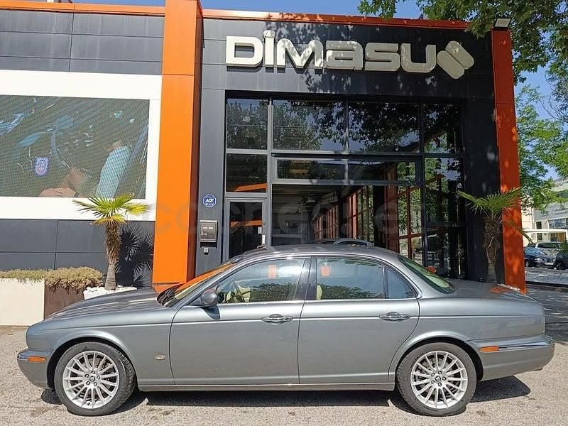 Usado Jaguar XJ6 Executive 207 CV (152 kW) 2006 Gris / plata Berlina