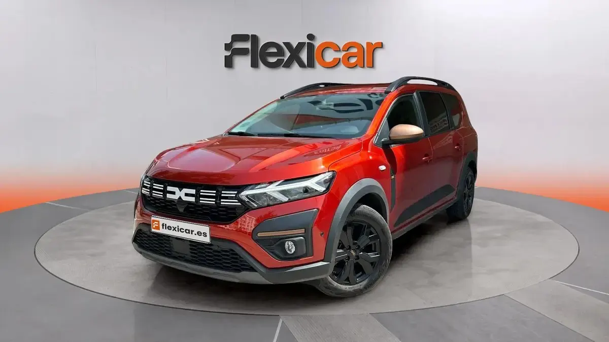 Usado Dacia Jogger Expression 110 CV (80 kW) 2023 Granate Monovolumen