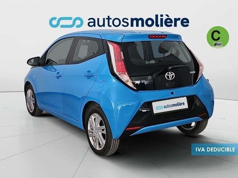 Usado Toyota Aygo X-play 72 CV (52 kW) 2017 Azul Utilitario