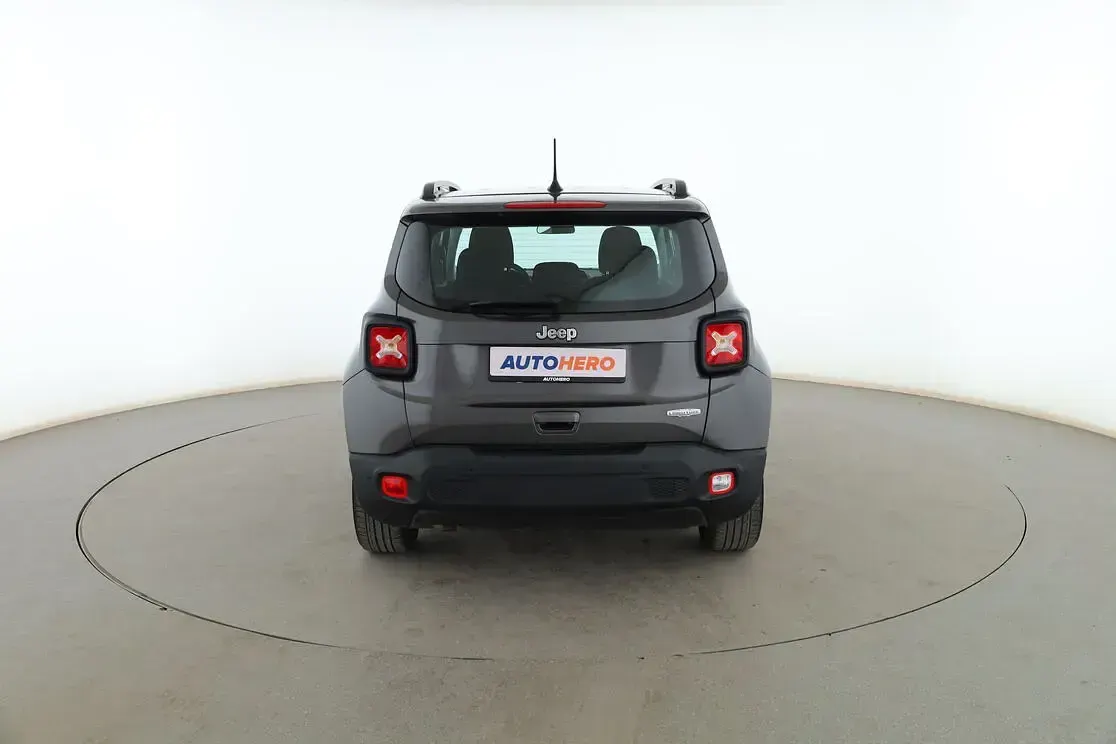 Usado Jeep Renegade Night Eagle 120 CV (88 kW) 2018 Gris SUV
