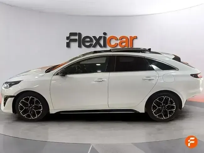 Usado Kia ProCeed GT-Line 120 CV (88 kW) 2022 Blanco Familiar