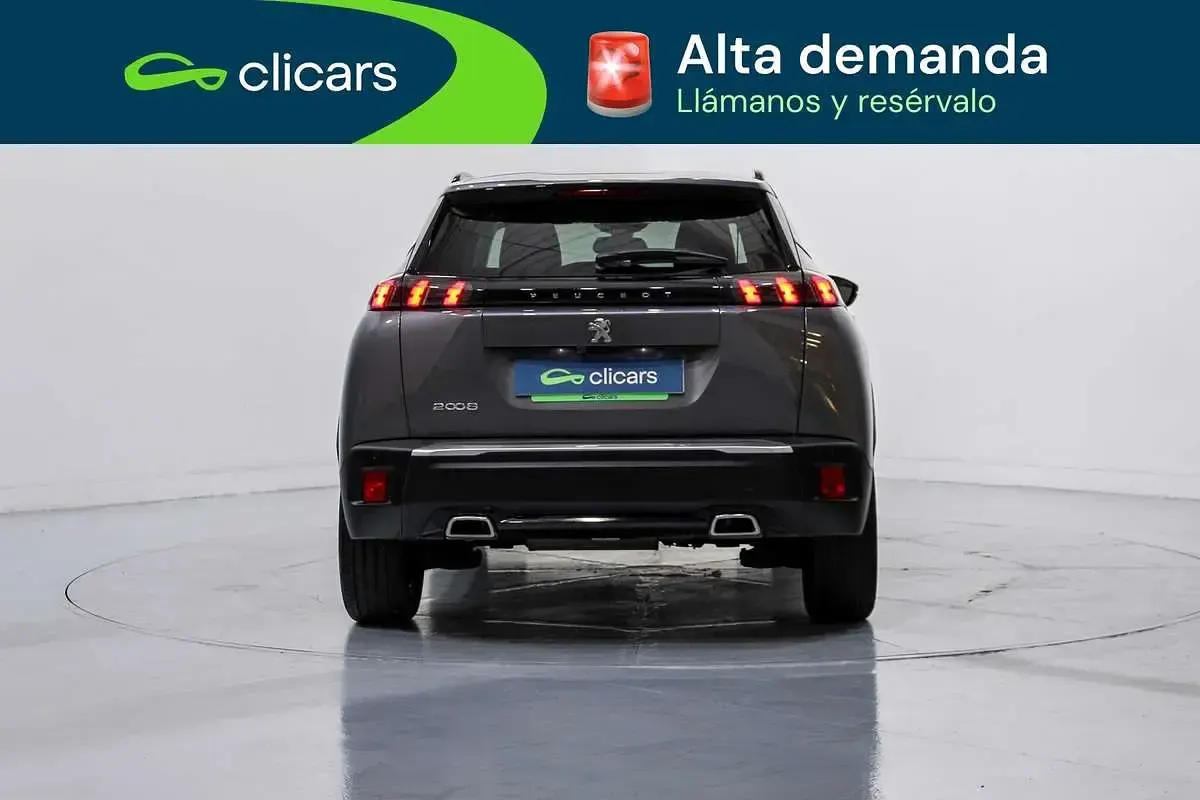 Usado Peugeot 2008 Allure 131 CV (96 kW) 2021 Gris SUV