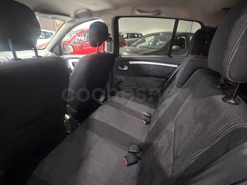 Usado Dacia Sandero Ambiance 87 CV (63 kW) 2008 Azul Utilitario