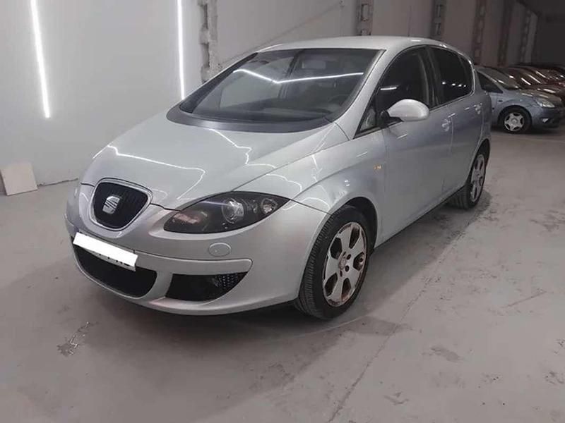 Usado Seat Toledo Sport 105 CV (77 kW) 2007 Gris Utilitario