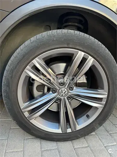 Usado VW Tiguan Sportline 180 CV (132 kW) 2017 Negro SUV