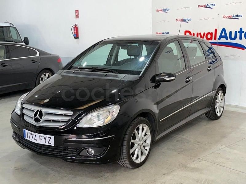 Usado Mercedes B200 136 CV (100 kW) 2008 Negro Monovolumen