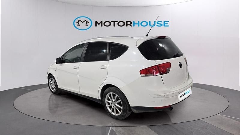 Usado Seat Altea XL Ecomotive 105 CV (77 kW) 2011 Blanco Monovolumen