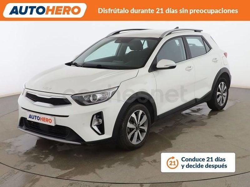 Usado Kia Stonic 85 CV (62 kW) 2022 Blanco SUV