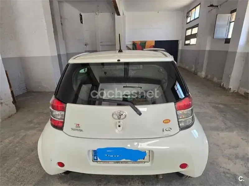 Usado Toyota iQ 99 CV (72 kW) 2009 Blanco Utilitario